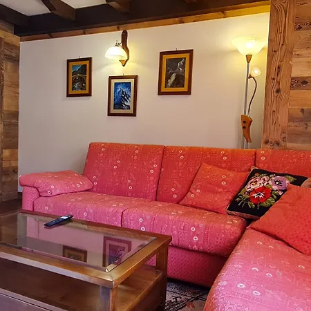 Casa Margherita D'hotes & 찰란드 센 안젤메